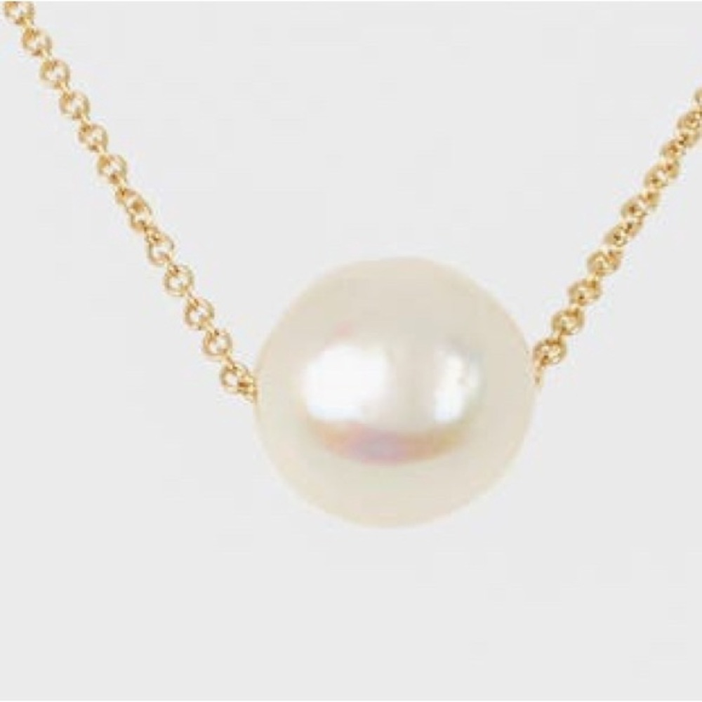 Elegant Gold Pearl Necklace